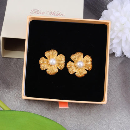 Shell Beads Flower Stud Earrings