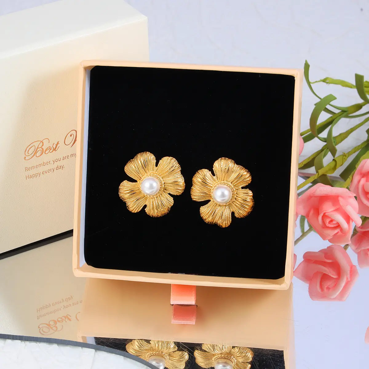 Shell Beads Flower Stud Earrings