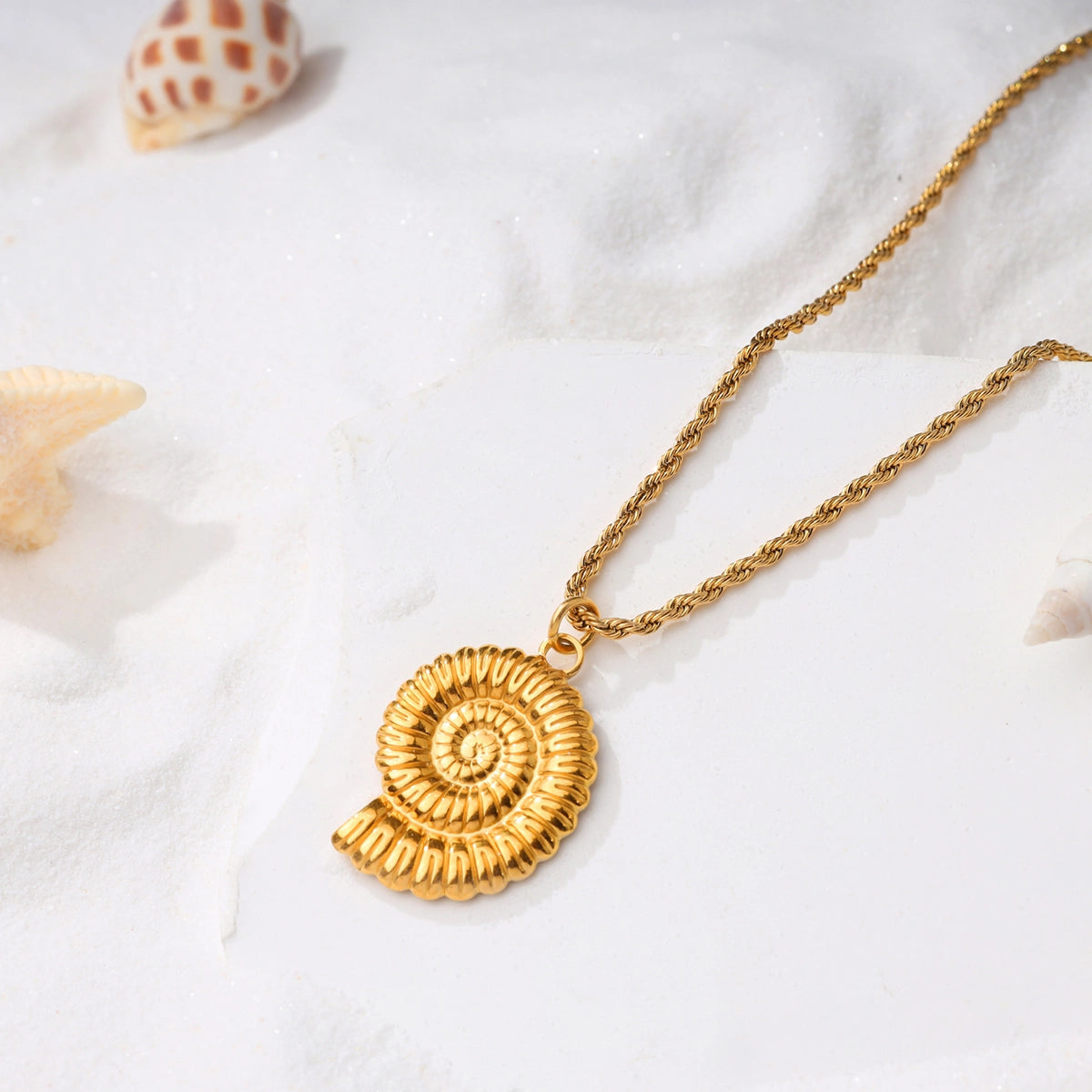 Conch Pendant Necklace