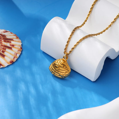Shell Pendant Necklace