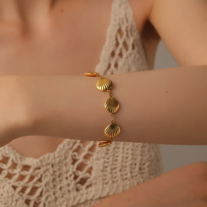 Shell Chain Bracelet