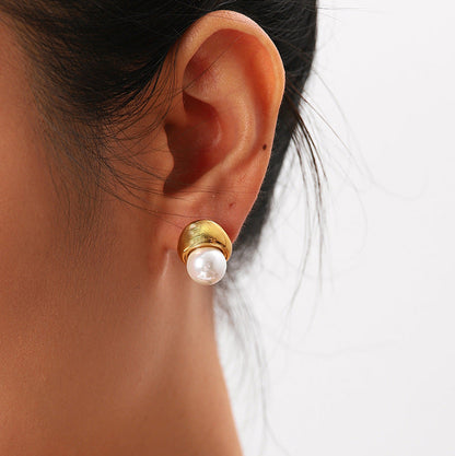 Shell Pearls Stud Earrings