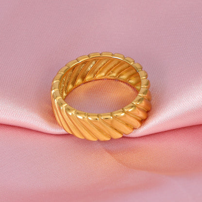 Ribbed Ring