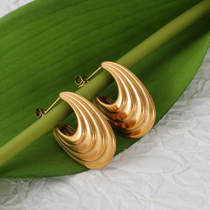 Curved Ribbed Stud Earrings