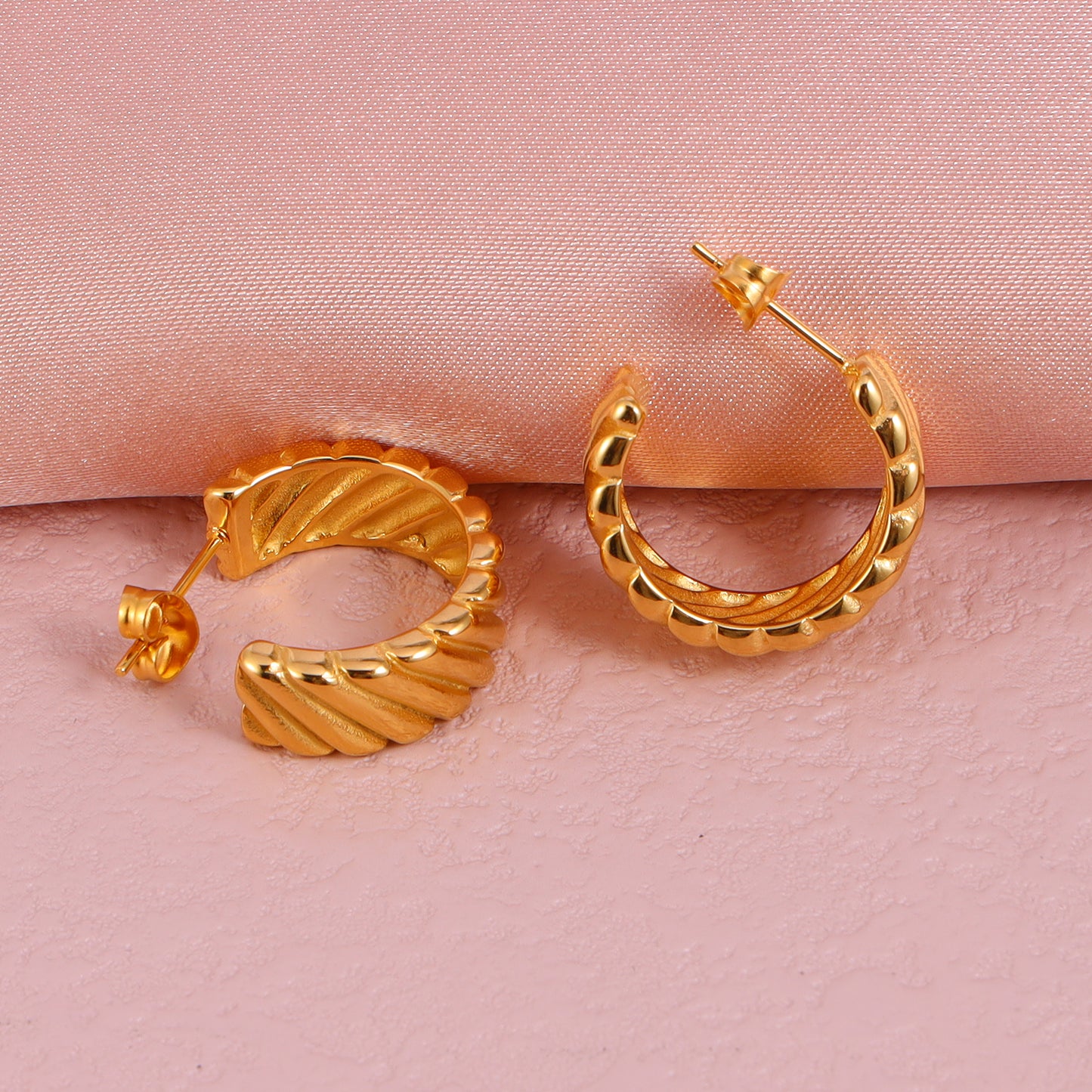 Ribbed Hoop Earrings