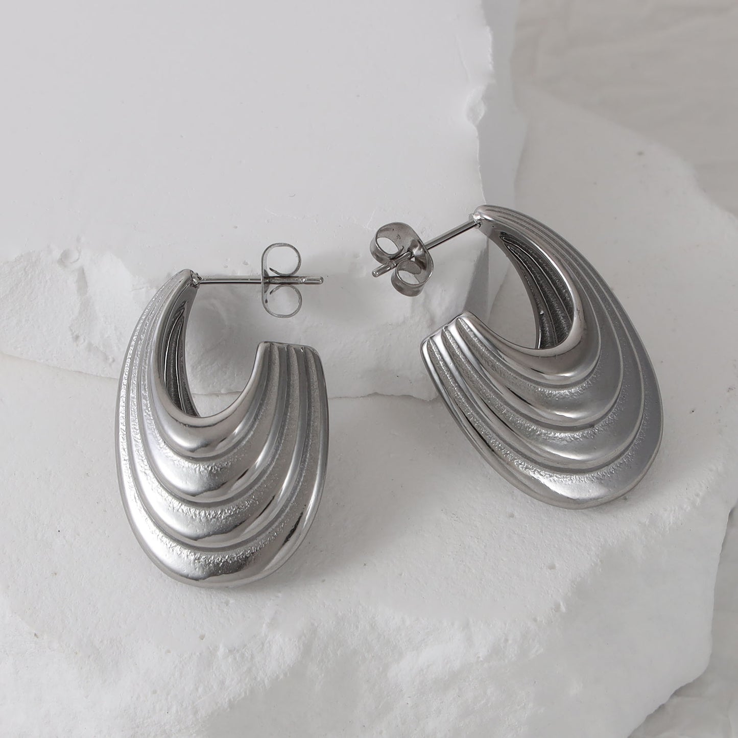 Curved Ribbed Stud Earrings