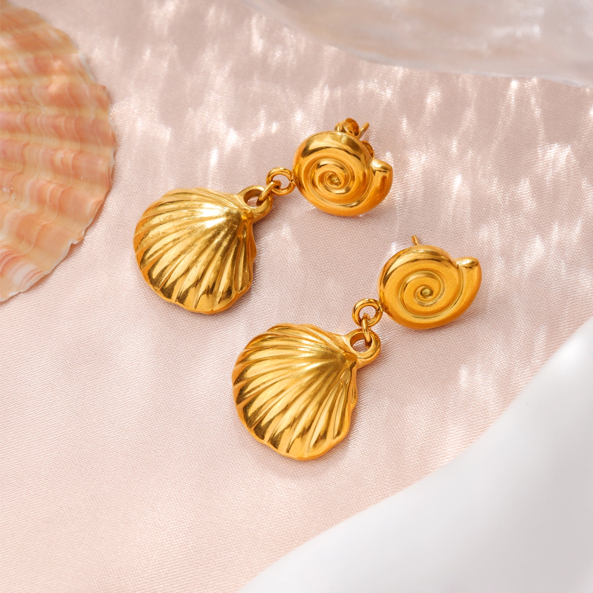 Shell Pendant Stud Earring