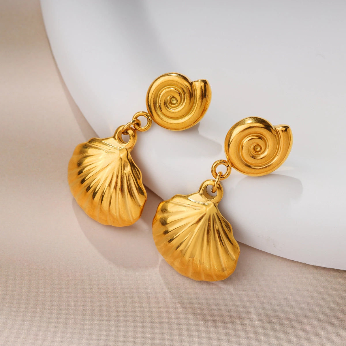 Shell Pendant Stud Earring