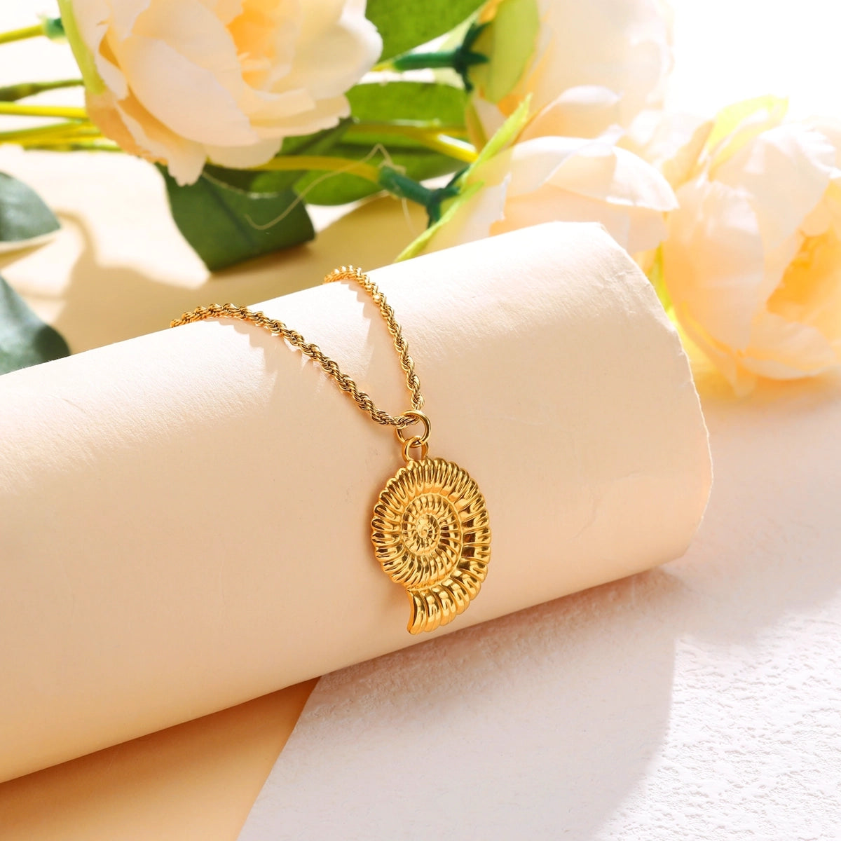 Conch Pendant Necklace