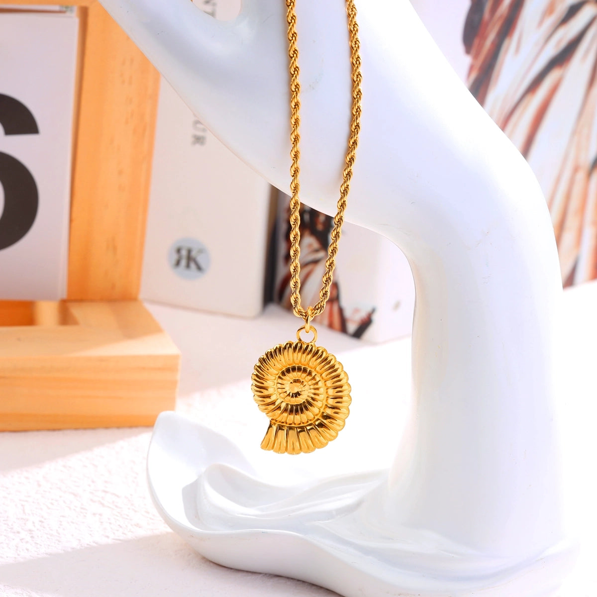 Conch Pendant Necklace