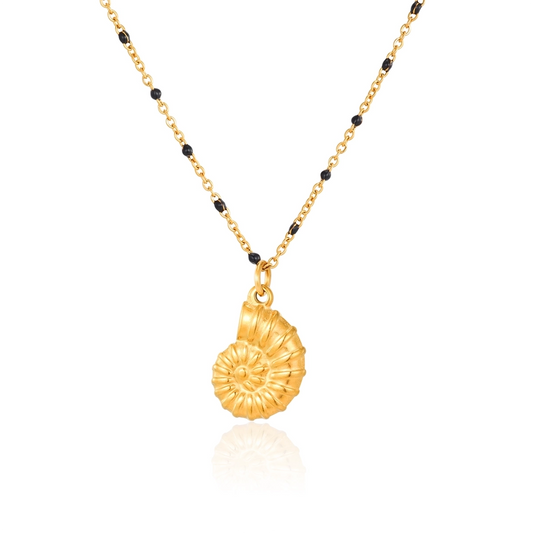 Conch Black Bead Pendant Necklace