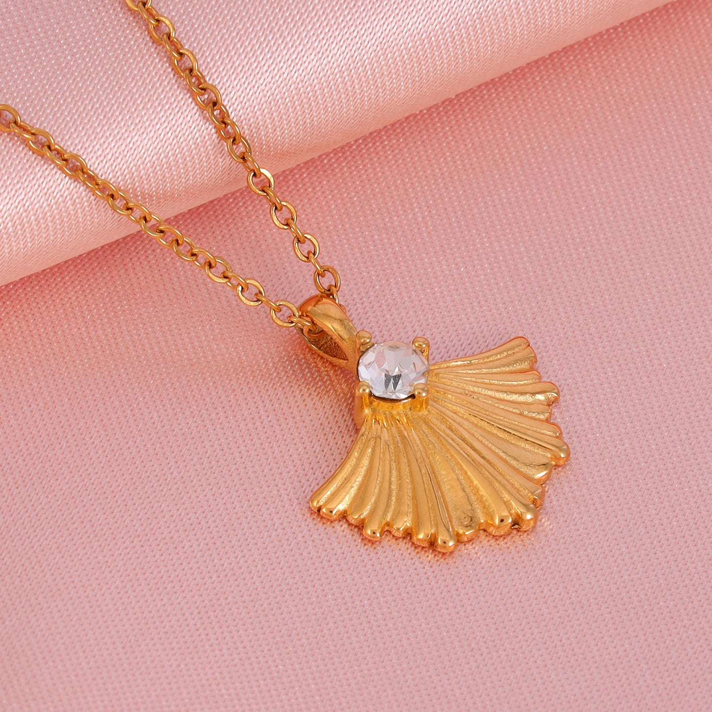 Ginkgo Leaf Pendant Necklace