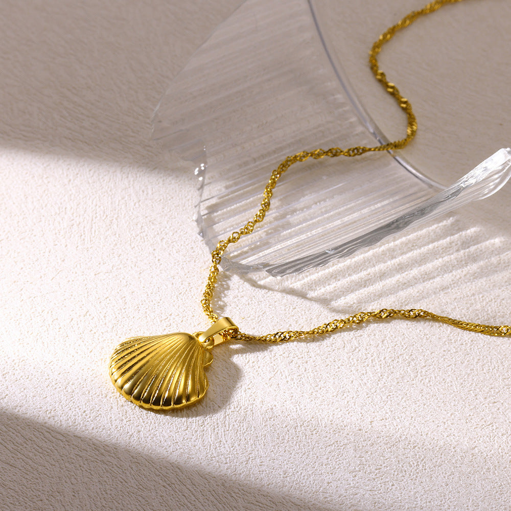 Shell Pendant Necklace