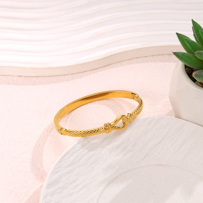 Horseshoe Clasp Bracelet Bangle