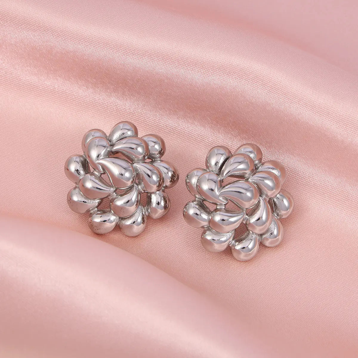 Rotating Water Drop Flower Earrings