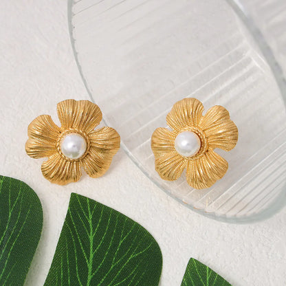 Shell Beads Flower Stud Earrings