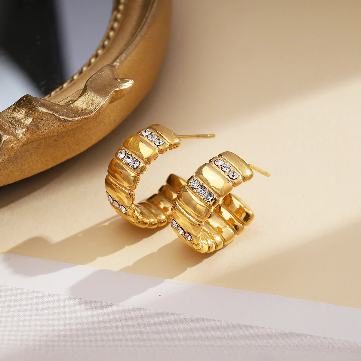 Engraved Zirconia C-Shaped Earrings