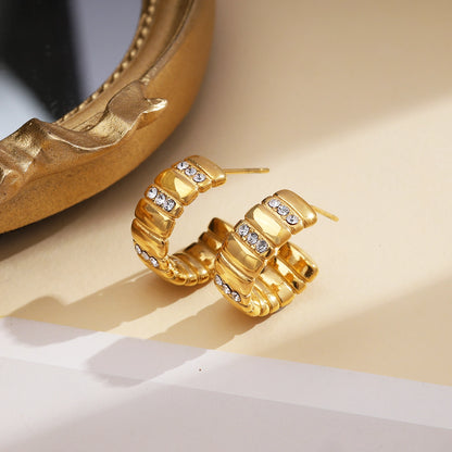 Engraved Zirconia C-Shaped Earrings