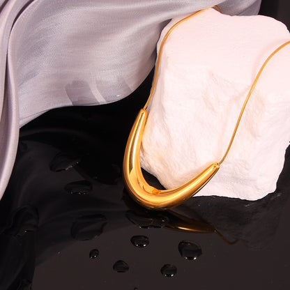 Delicate Curve Necklace