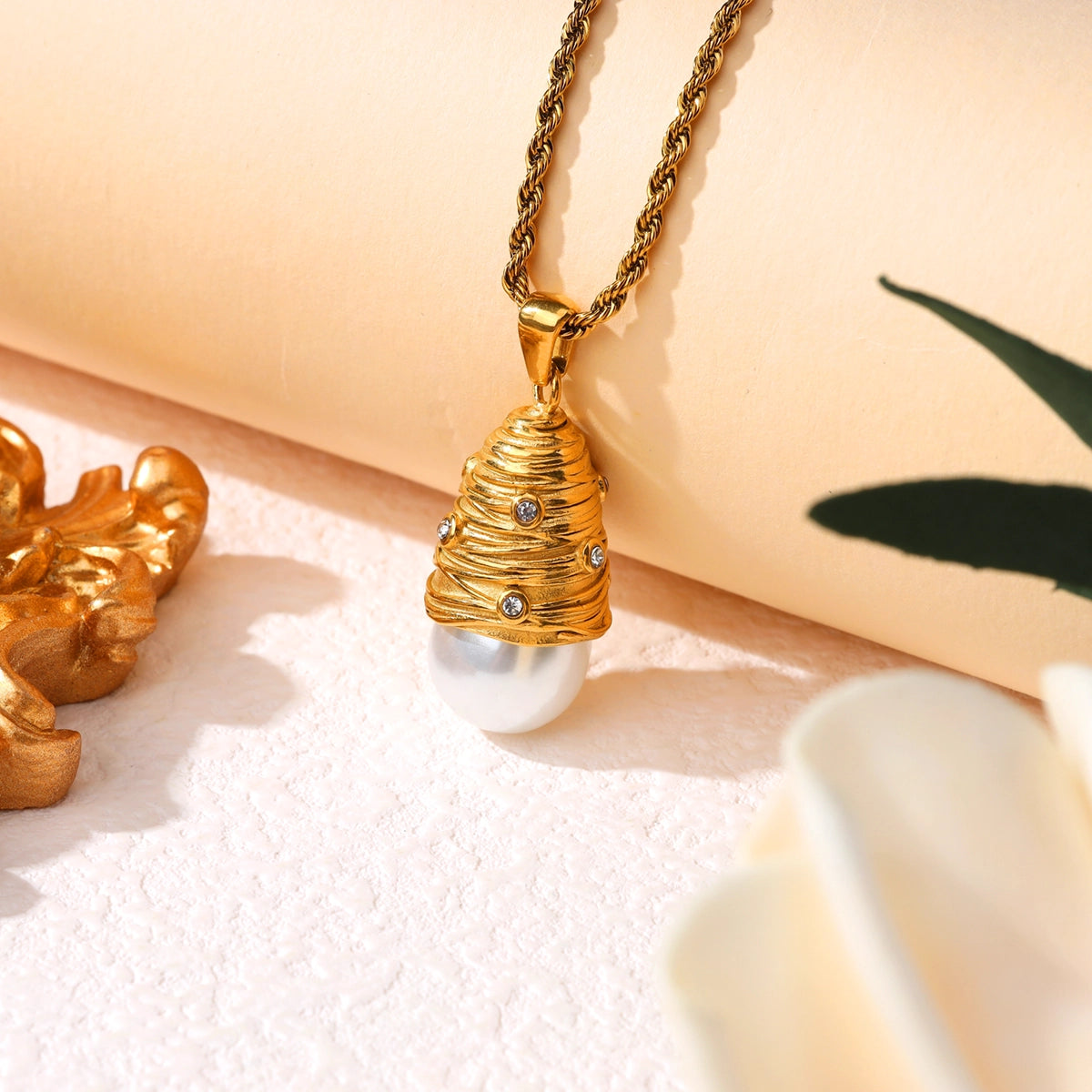 Bead Pendant Necklace