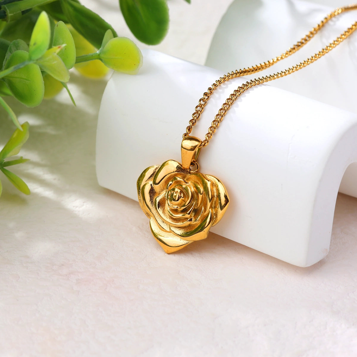 Rose Pendant Necklace