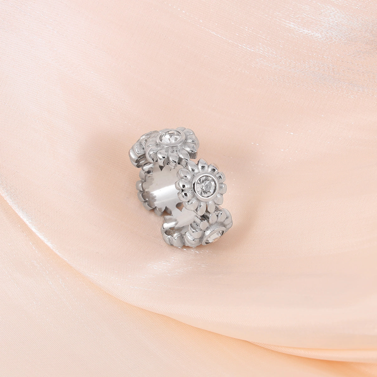 Zircon Chrysanthemum Ring
