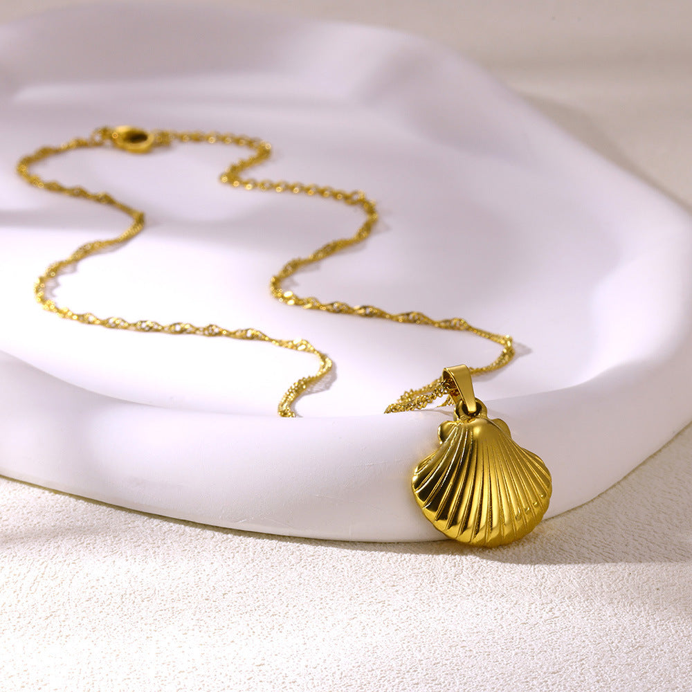 Shell Pendant Necklace