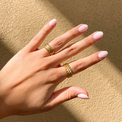 Ribbed Ring