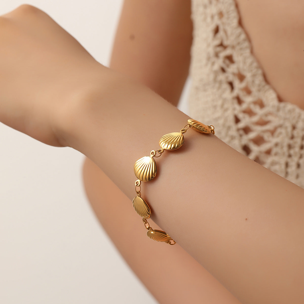 Shell Chain Bracelet